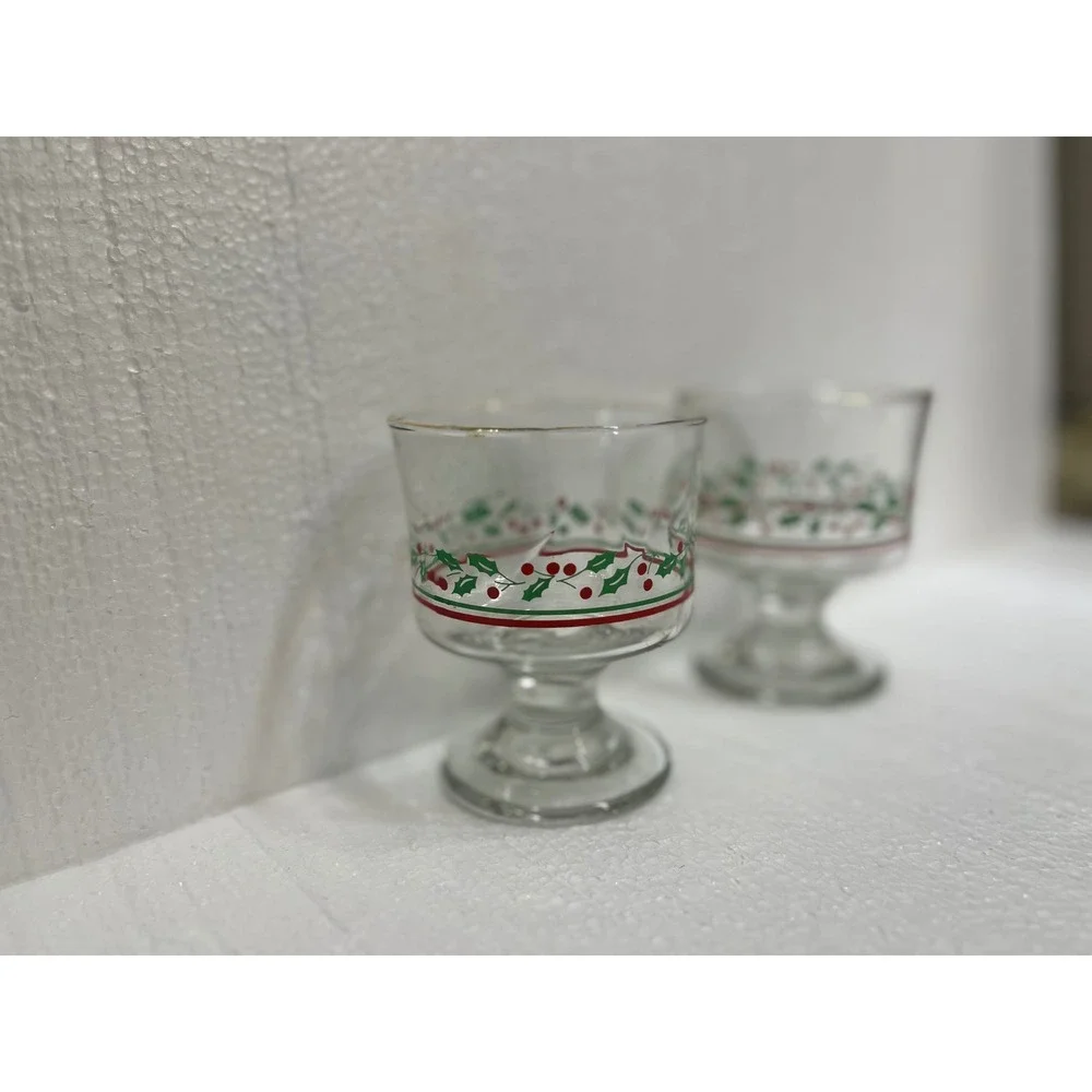 Vintage Christmas Holly Berry‎ Footed Glasses Set of 2 Holiday Party Drinkware